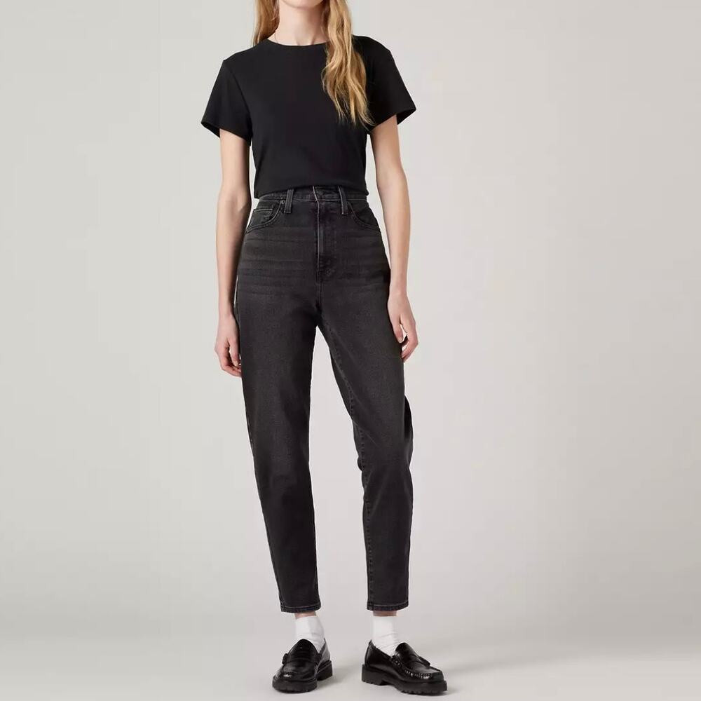 NWT Levi's High-Waisted Mom Jeans Washed Black Tapered Leg Vintage Fit W29 L27‎